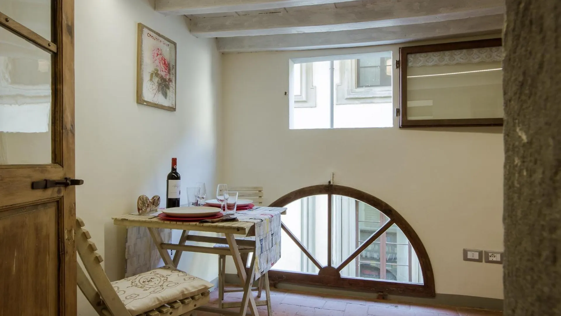 Charming And Cozy Maggio ile iletişim